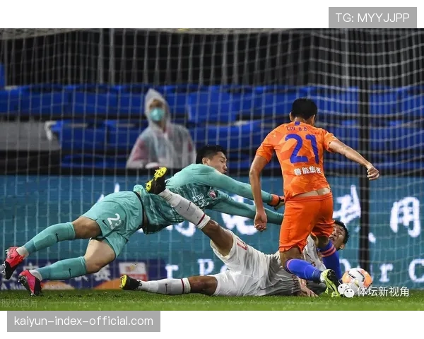 3-2联防加强外围防守压力 有利于防守远投与抢断快攻